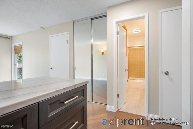 Building Photo - 1 br, 1 bath Condo - 2 Anchor Dr, Emeryvil...