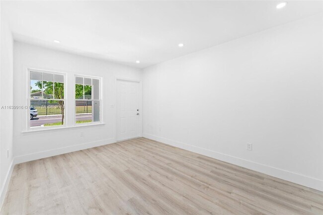 Building Photo - 3155 SW 27th Ln