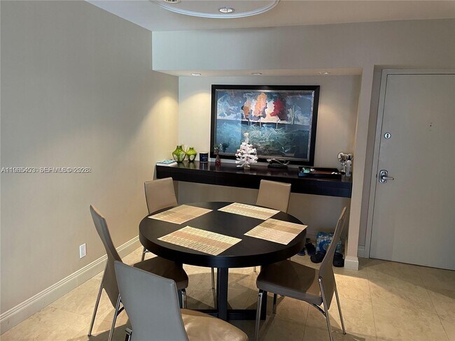 Building Photo - 2030 S Ocean Dr