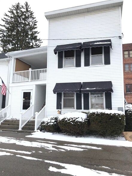 Primary Photo - 112 Bernet Way