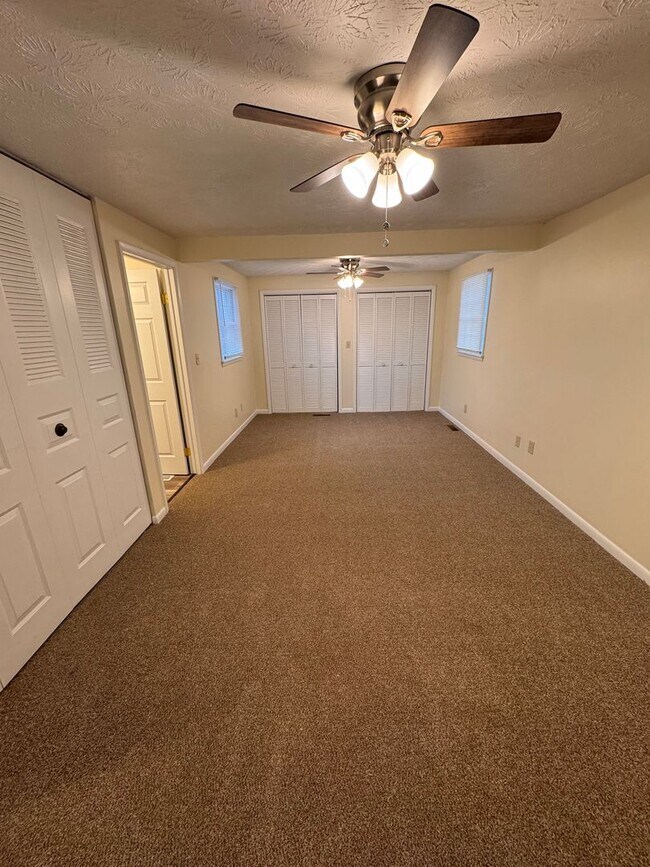 Building Photo - 300 Pegotty Ct NE