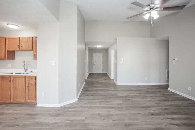 Building Photo - 1312 River Ridge Dr