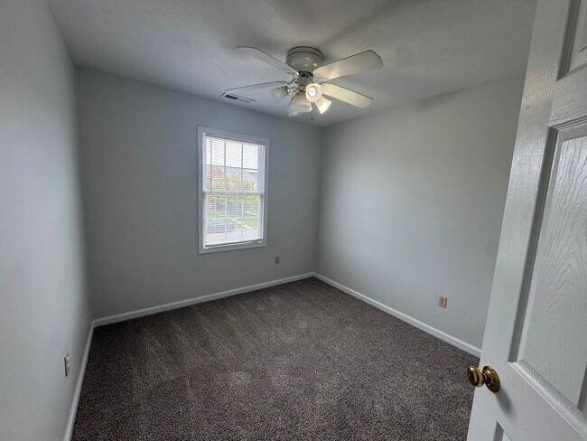 Building Photo - 1058 Oriole Ln