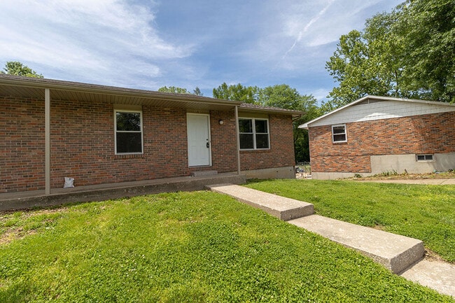 Building Photo - 1321 S Roseta Ave