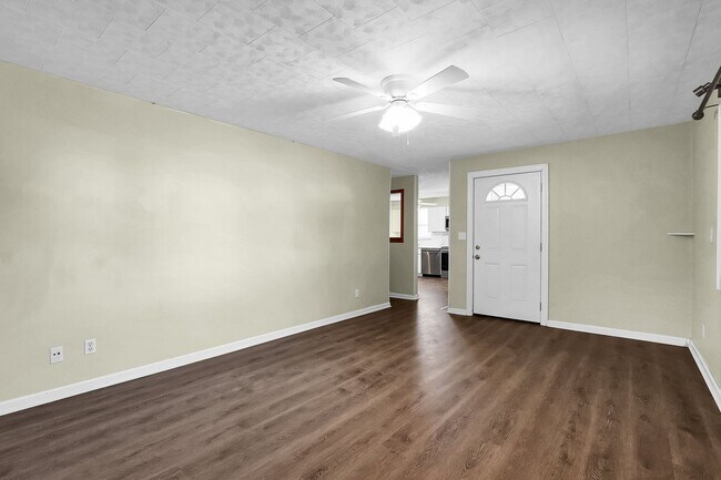 Building Photo - Affordable 3 Bedroom Home