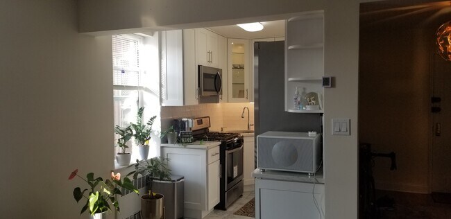 Building Photo - 10537 64th Ave