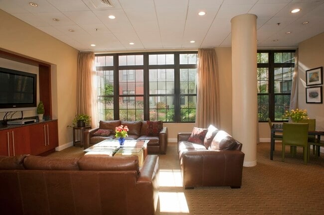 Building Photo - 29 Otis St