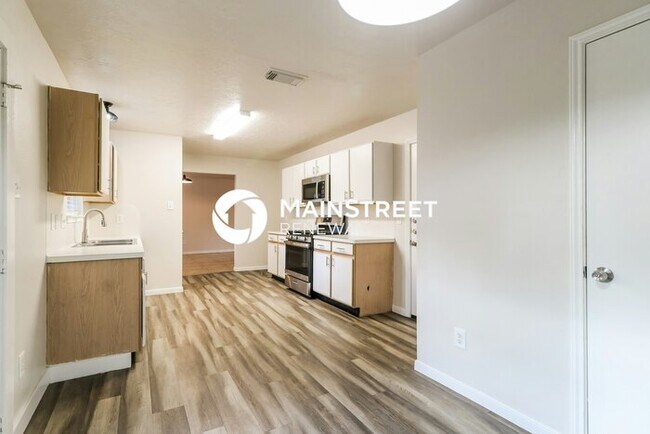 Building Photo - 4 Bedroom Pet-Friendly Home in PORTER, TX with Main Street Renewal