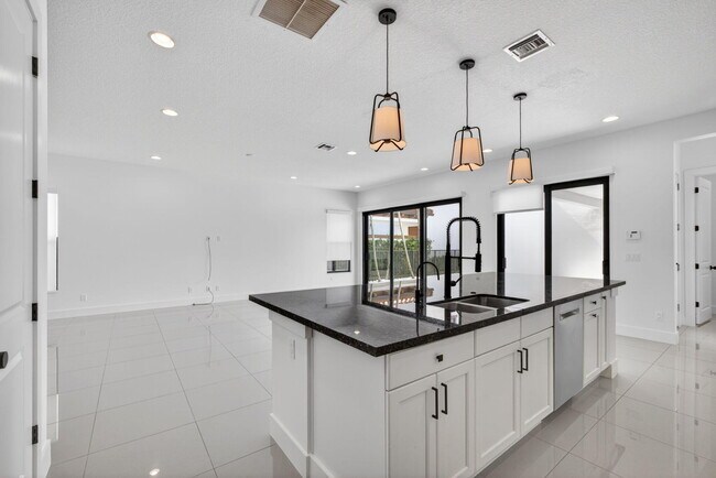 Building Photo - 4025 Faraday Wy