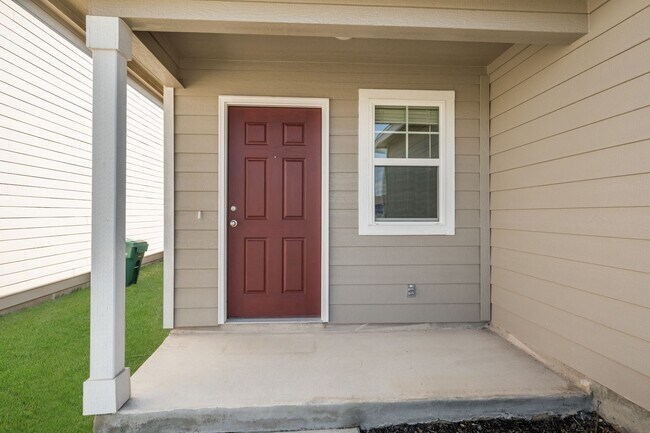 Building Photo - 3-Bedroom Home with Flexible Office Space