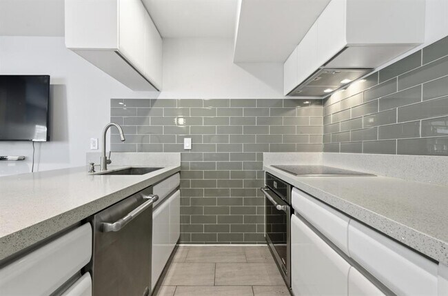 Building Photo - 3110 Red River St