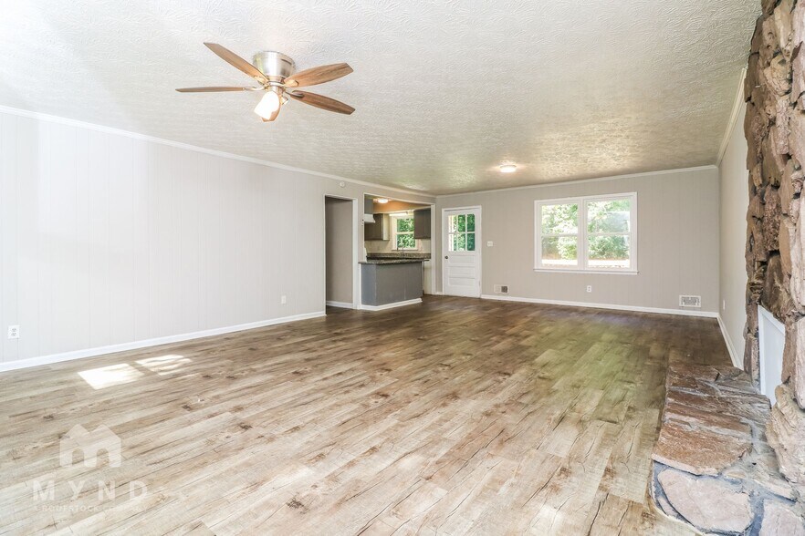 Building Photo - 3179 Robin Hood Ln