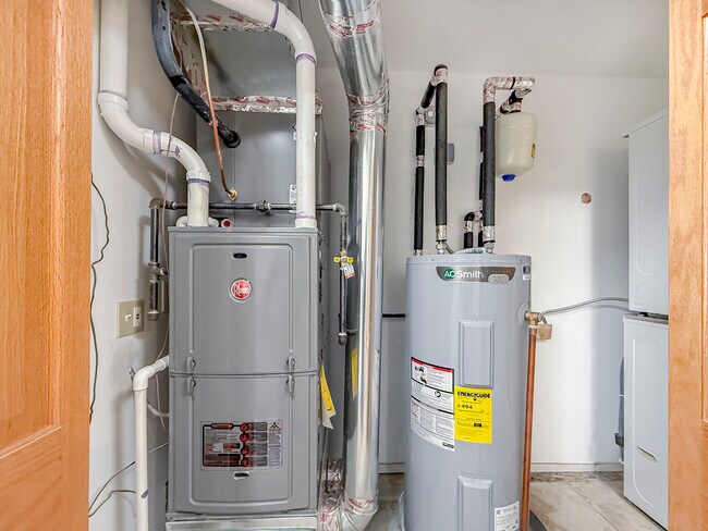 Building Photo - 6417 W Irving Park Rd