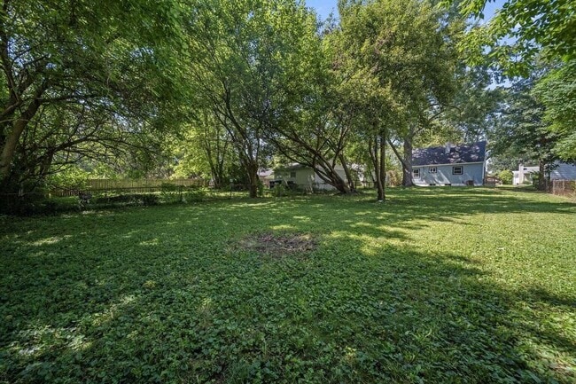 Building Photo - 1319 Northridge Rd