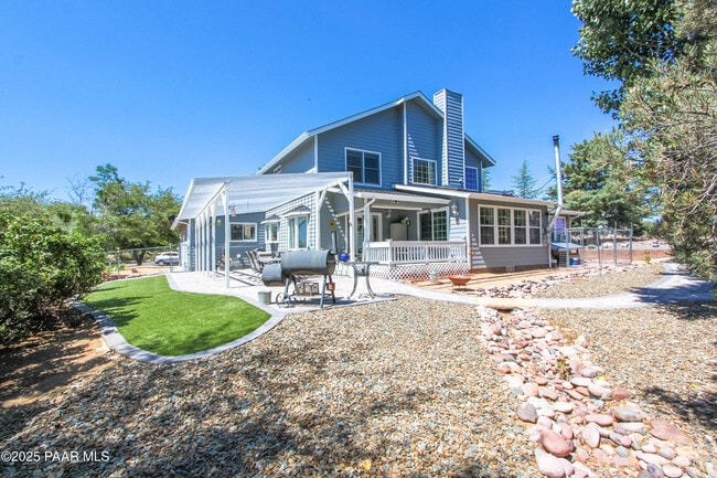 Building Photo - 2440 W Live Oak Dr