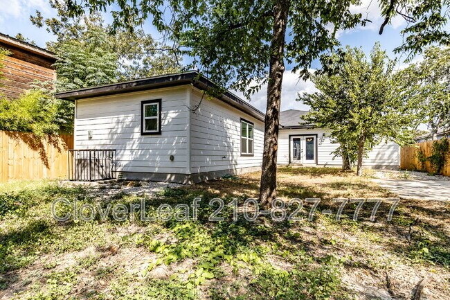 Building Photo - 1934 Lamar St