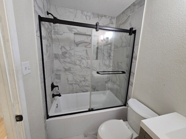 Building Photo - 5640 Birchmont Dr