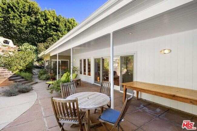 Building Photo - 11215 Sunset Blvd