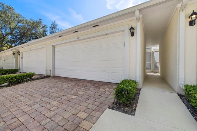 Building Photo - 108 Courtenay Ct
