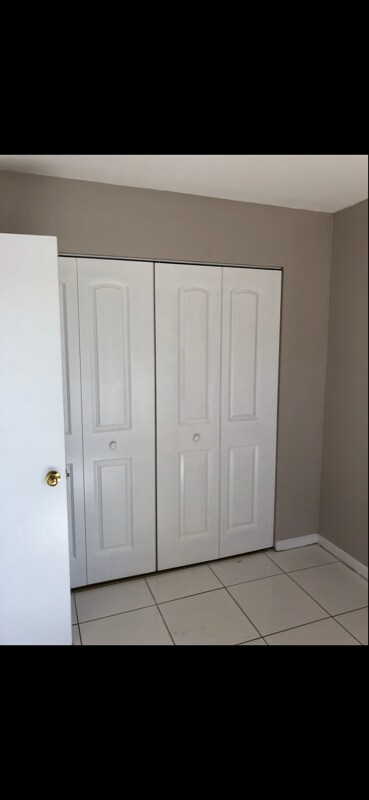 Building Photo - 12840 SW 43rd Dr