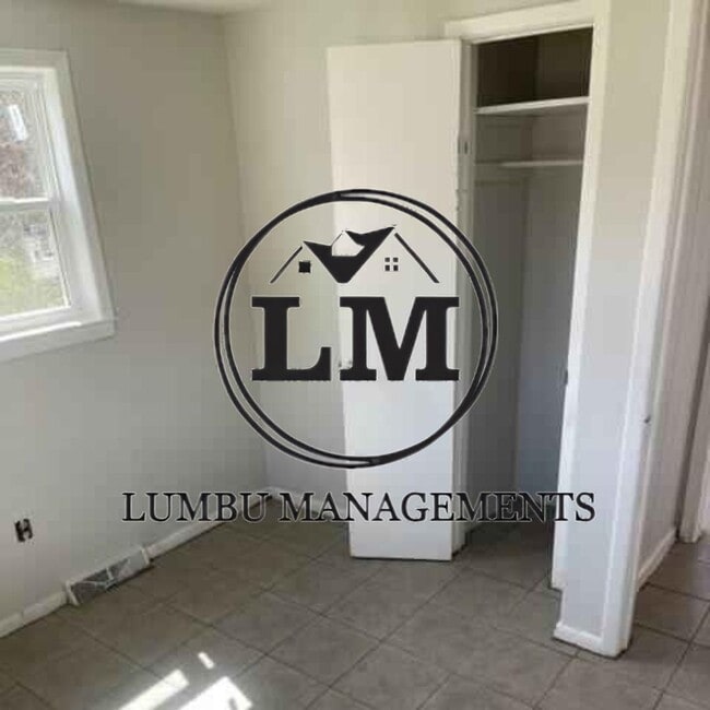 Building Photo - 223 Wendell Scott Dr