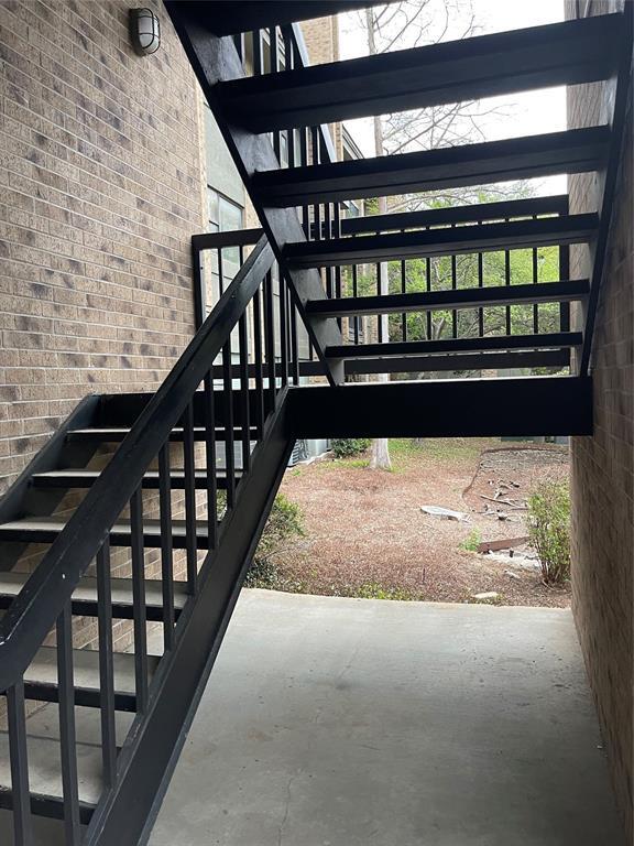 Building Photo - 8888 Tallwood Dr