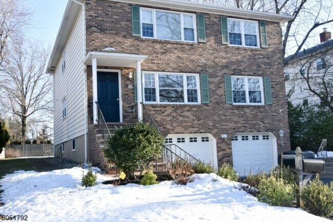 Building Photo - 311 Temple Pl