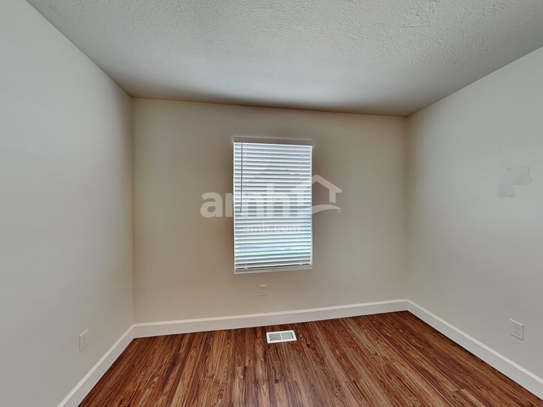 Building Photo - 1348 White St