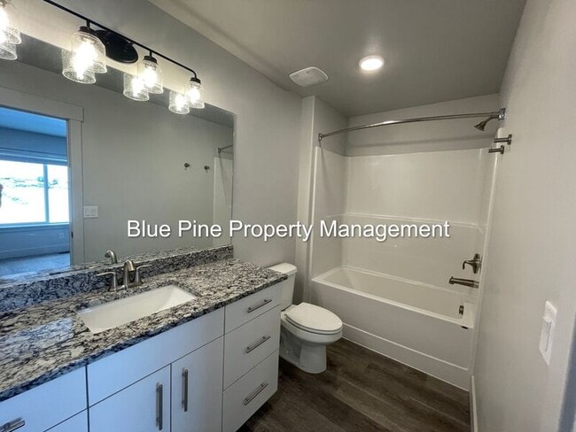 Building Photo - 651 S 2400 W