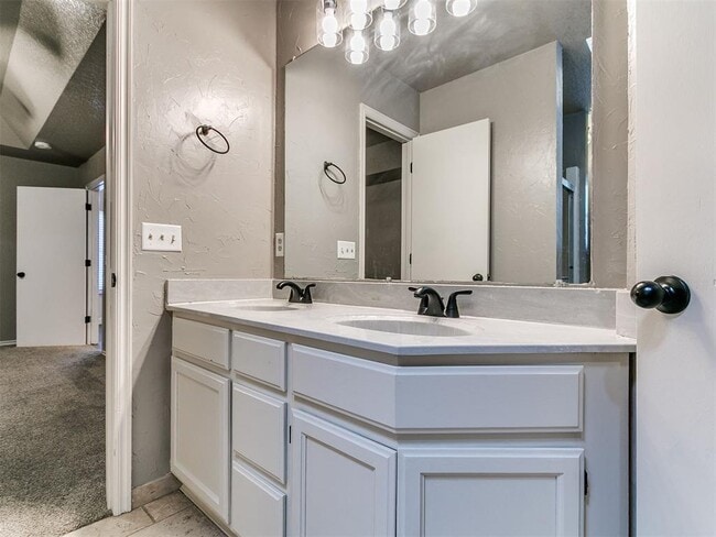 Building Photo - 617 Golden Eagle Dr