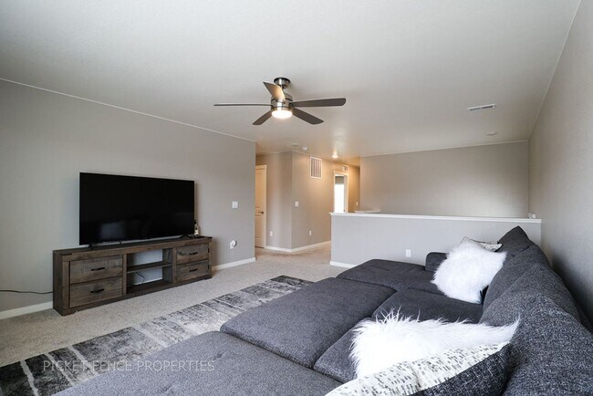 Building Photo - Beautiful New Home in West Greeley!