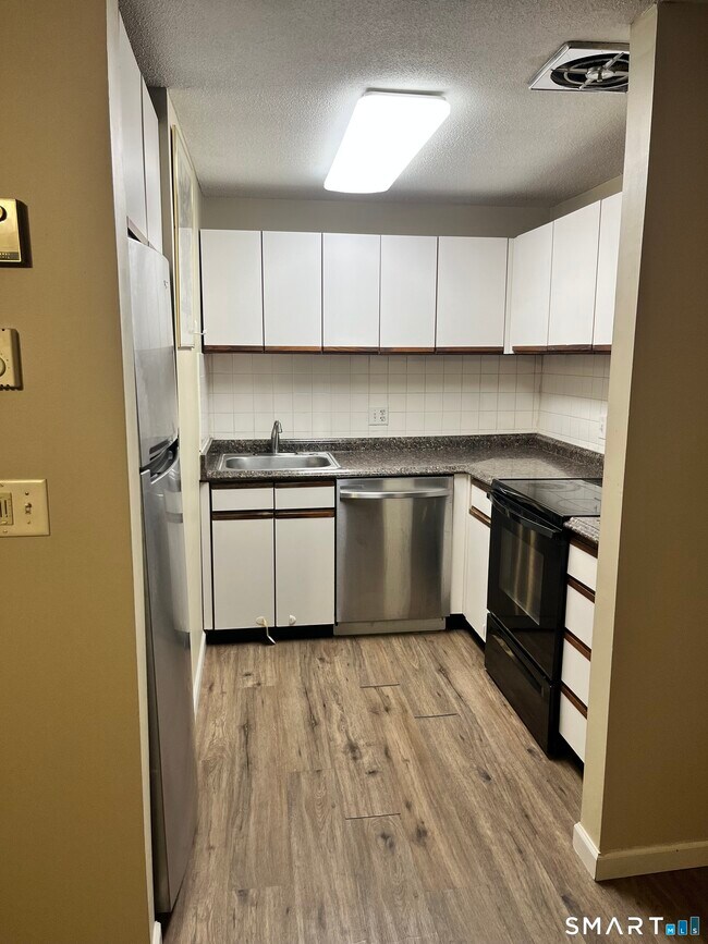 Building Photo - 280 Burgundy Hill Ln