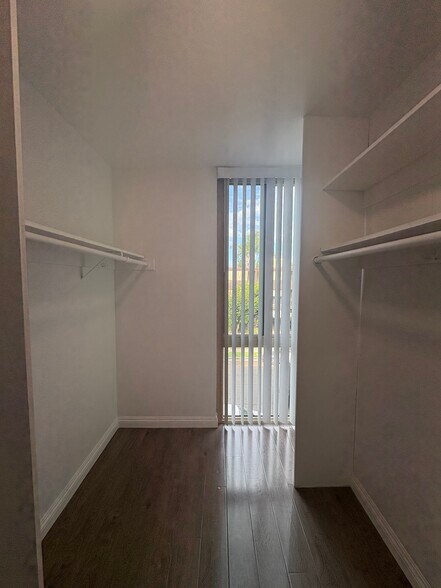 Building Photo - 5718 Ravenspur Dr