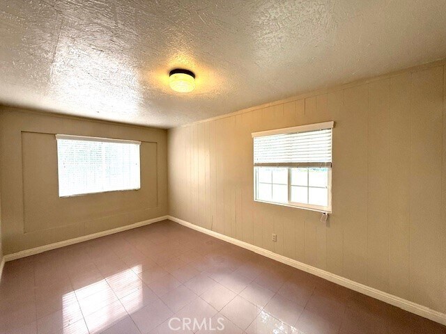 Building Photo - 2728 Denton Ave