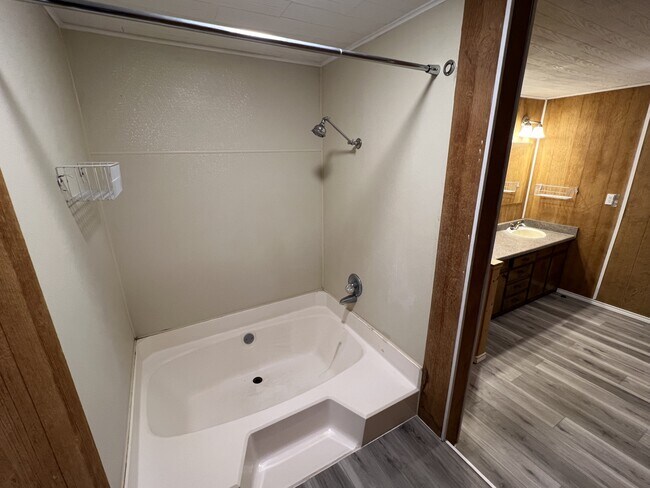Building Photo - 4475 US-67