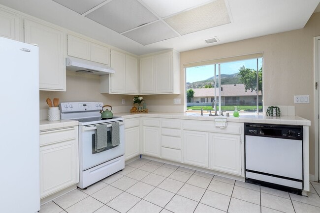Building Photo - Leisure Village Rental - Popular Amalfi Mo...