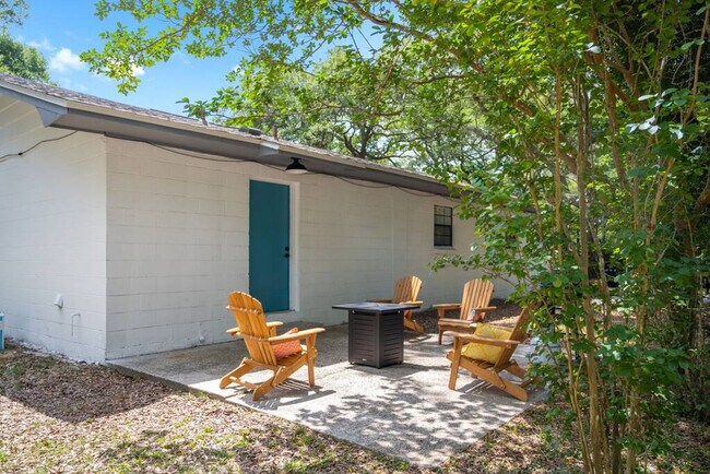 Building Photo - 2001 N 61st Ave