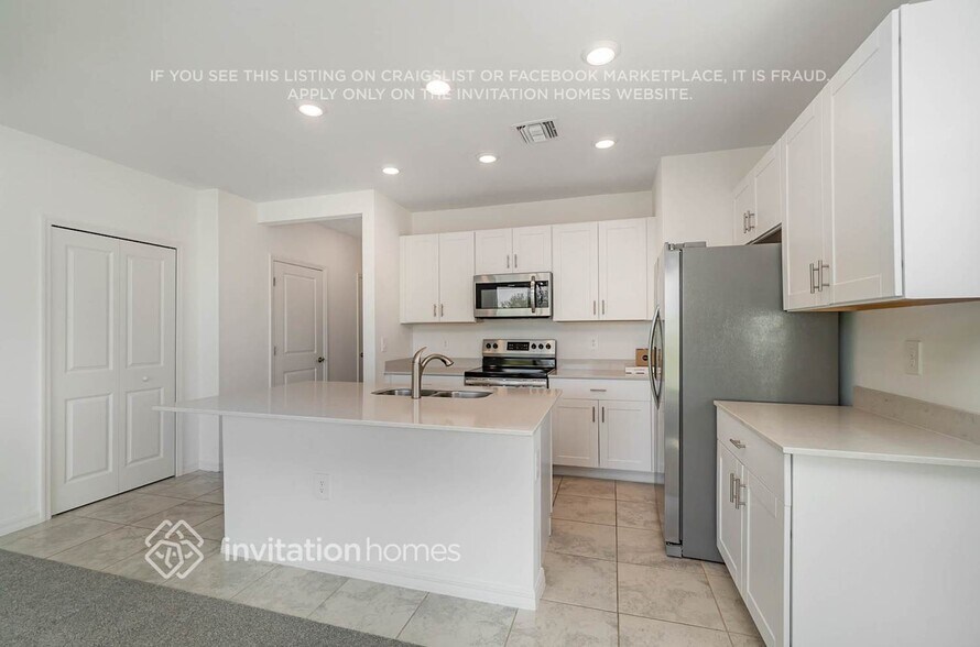 Building Photo - 7161 Greenwood Park Cir