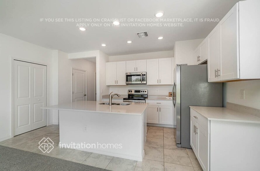 Building Photo - 7165 Greenwood Park Cir