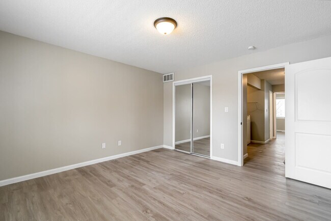 Building Photo - 1241 33rd St