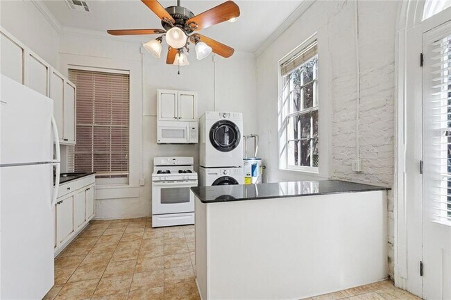 Building Photo - 1116 Royal St