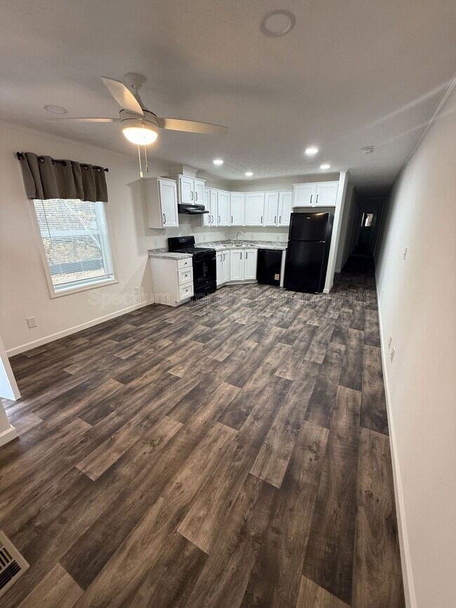 Building Photo - 18 Abbott St