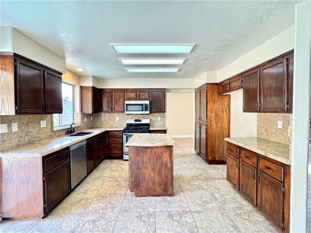 Building Photo - 4188 Golden Glen Dr