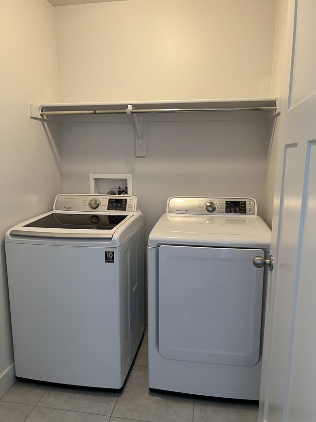 Building Photo - 822 E 380 S