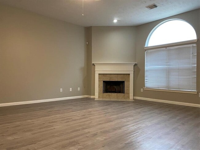 Building Photo - 18215 Linden Forest Ln