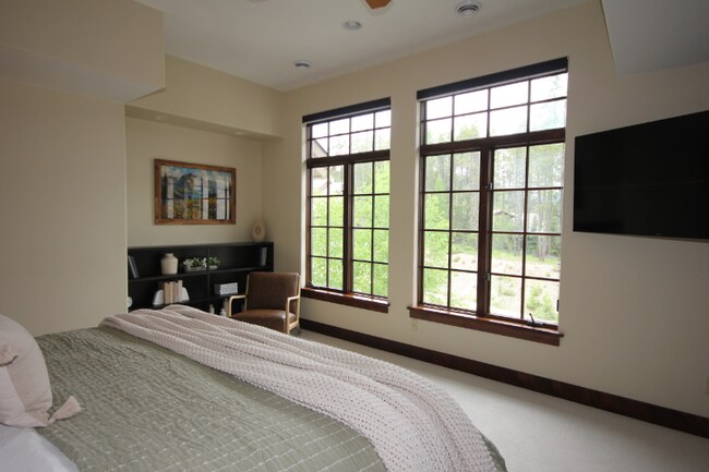 Building Photo - 1141 Meadowlark Ln