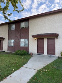 Building Photo - 706 N Lincoln St