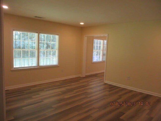 Building Photo - 2032 Rector Dr SW