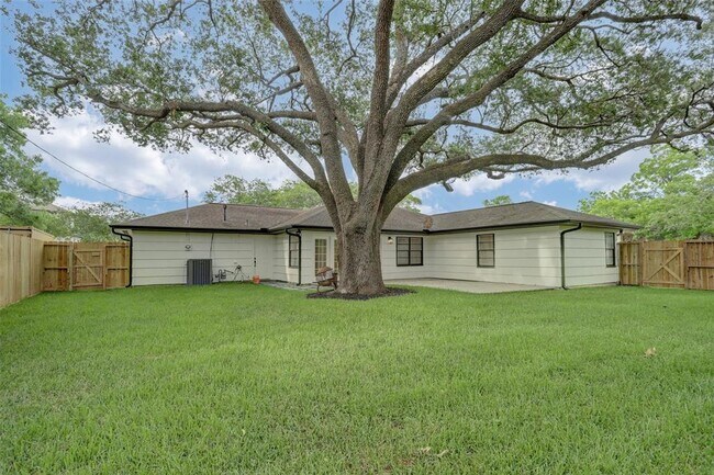 Building Photo - 2803 Conway St