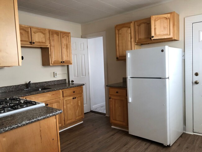 Building Photo - Sweet Home! Recently Updated! Kitchen with...